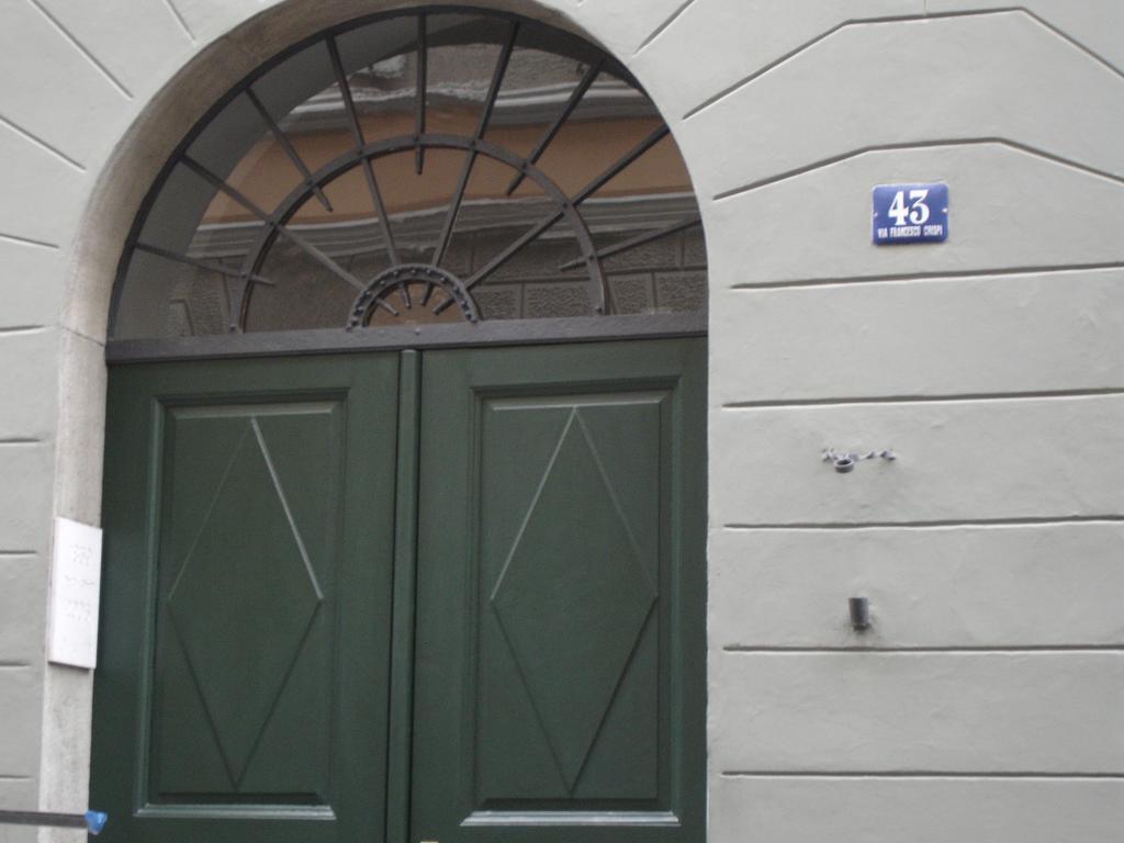 B&B Crispi Triest Exterior foto