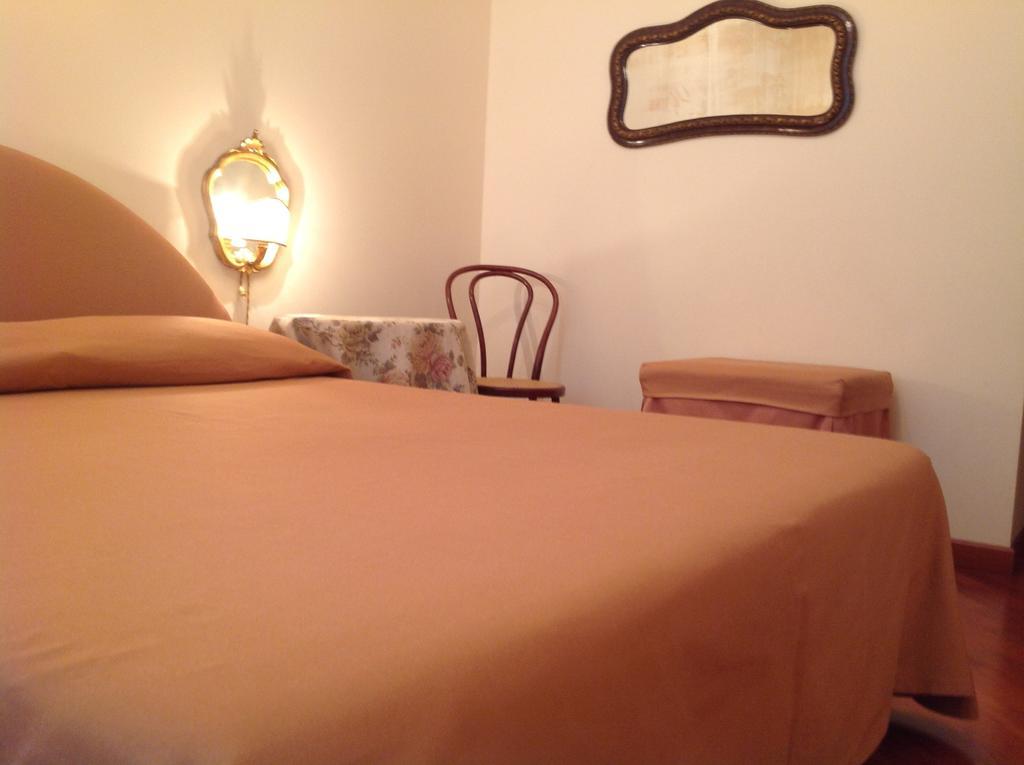 B&B Crispi Triest Cameră foto